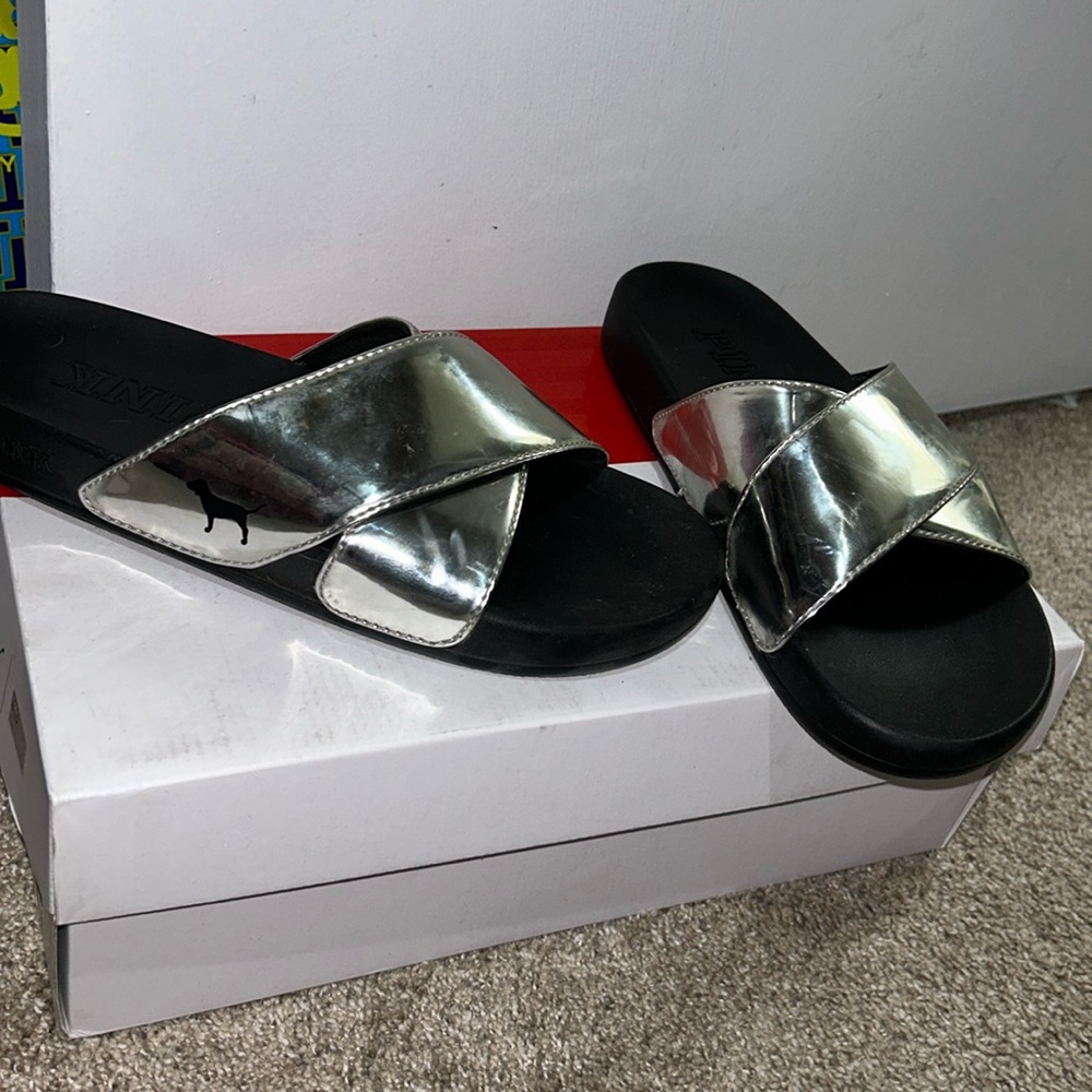 Women’s size 8 Victoria’s Secret PINK Slides